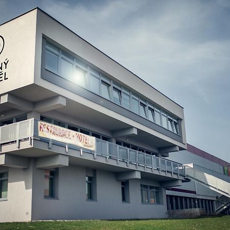 Cerny Andel Otel Most Dış mekan fotoğraf